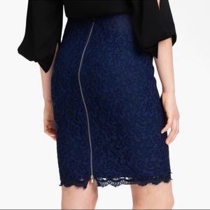 Diane Von Furstenberg Navy Blue Pencil Skirt - Size 6
